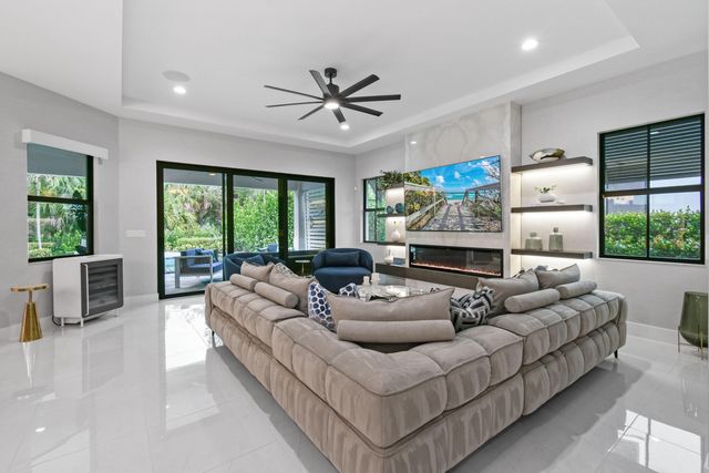 13418 Artisan Circle, Palm Beach Gardens, FL 33418