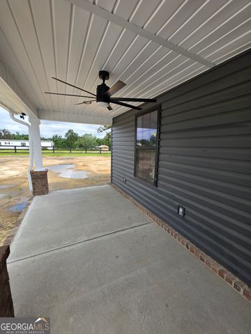 27 Elmwood Lane, Baxley, GA 31513