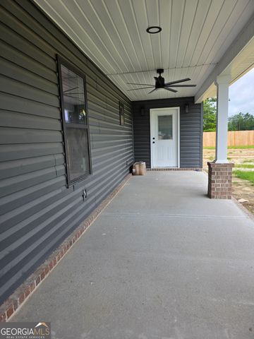 27 Elmwood Lane, Baxley, GA 31513