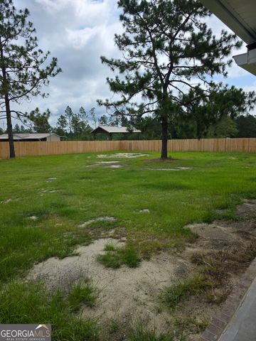 27 Elmwood Lane, Baxley, GA 31513