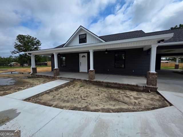 27 Elmwood Lane, Baxley, GA 31513