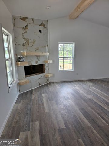 27 Elmwood Lane, Baxley, GA 31513