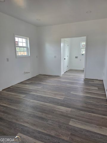 27 Elmwood Lane, Baxley, GA 31513