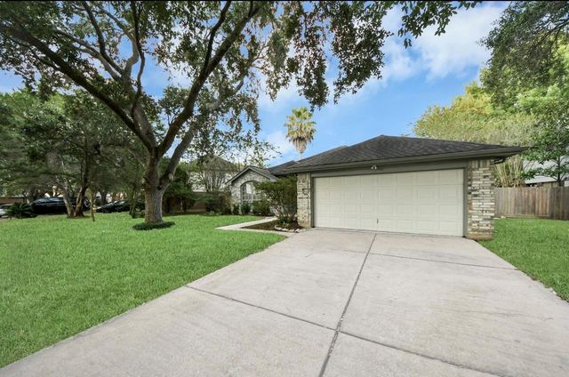 223 W New Meadows Drive, Sugar Land, TX 77479