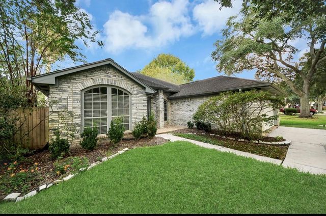 223 W New Meadows Drive, Sugar Land, TX 77479