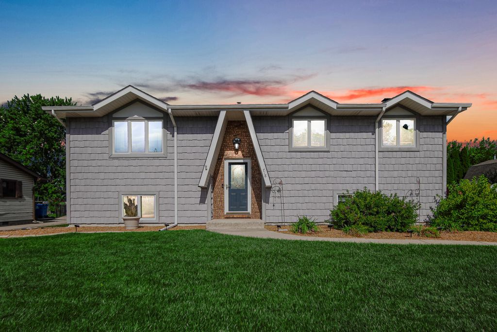 718 Christy Lane, Schererville, IN 46375