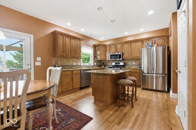 5767 Meadowlark Place, Carmel, IN 46033