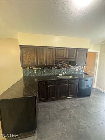 6524 Elmwood Road, Mentor, OH 44060