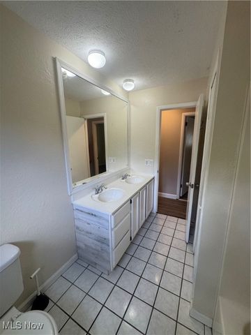 6524 Elmwood Road, Mentor, OH 44060