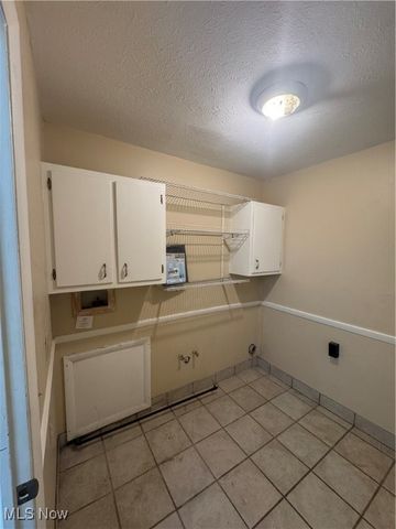 6524 Elmwood Road, Mentor, OH 44060