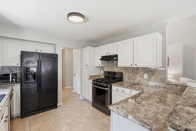 4421 Honeysuckle Drive, Sterling Heights, MI 48314