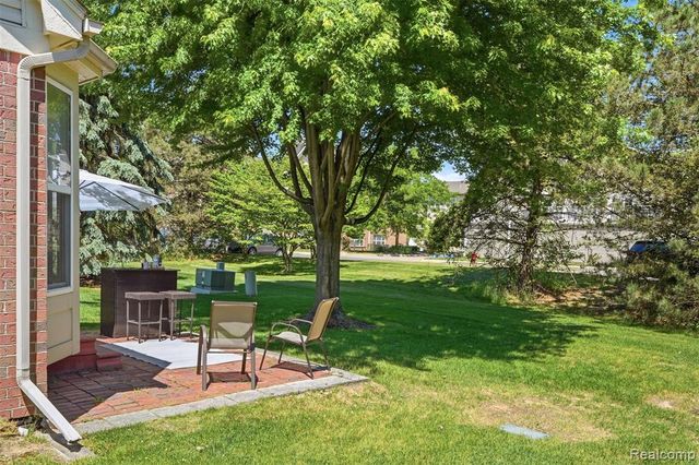 4421 Honeysuckle Drive, Sterling Heights, MI 48314