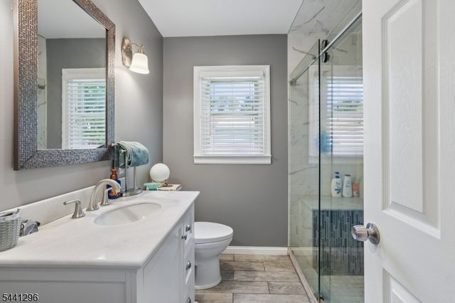 28 Warwick Cir, Springfield Twp., NJ 07081