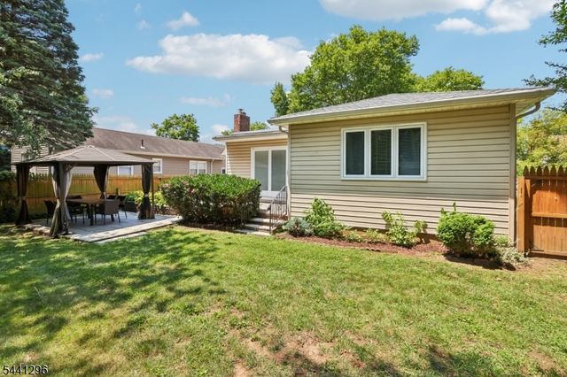 28 Warwick Cir, Springfield Twp., NJ 07081
