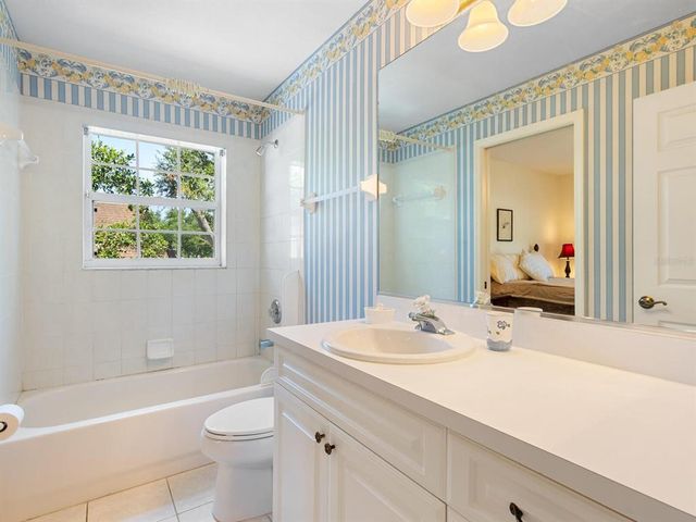 2404 64TH STREET COURT W, Bradenton, FL 34209