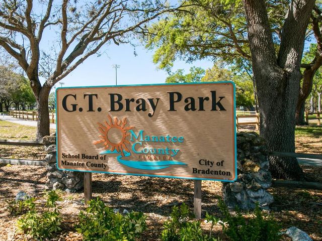 2404 64TH STREET COURT W, Bradenton, FL 34209