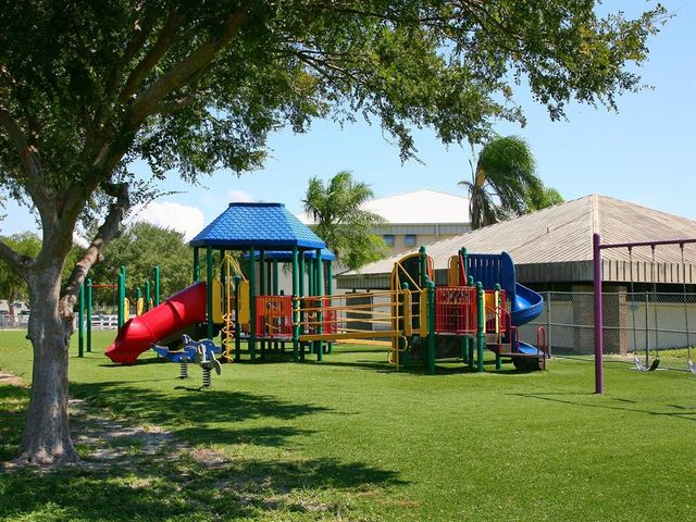 2404 64TH STREET COURT W, Bradenton, FL 34209