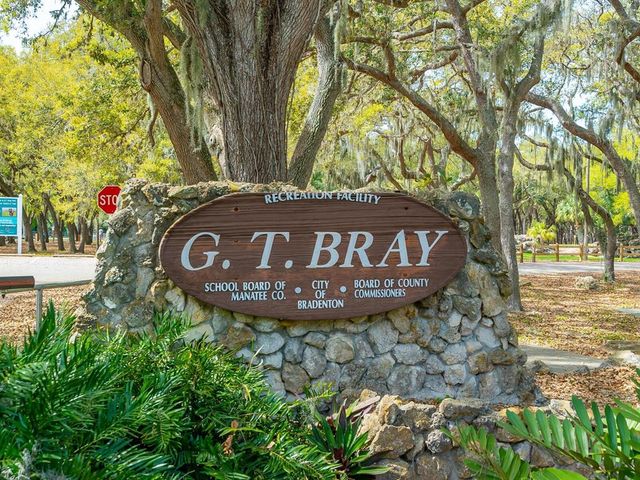 2404 64TH STREET COURT W, Bradenton, FL 34209