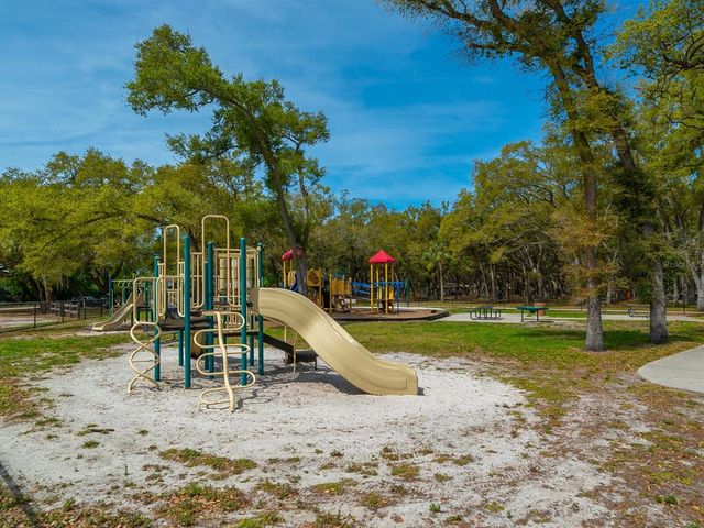 2404 64TH STREET COURT W, Bradenton, FL 34209