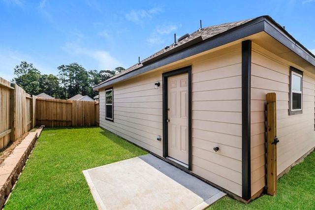 2418 Flathead Drive, Conroe, TX 77384