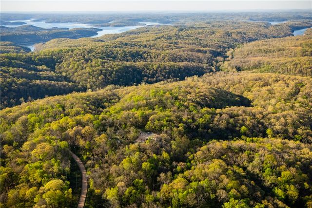 Huckleberry Circle, Rogers, AR 72732