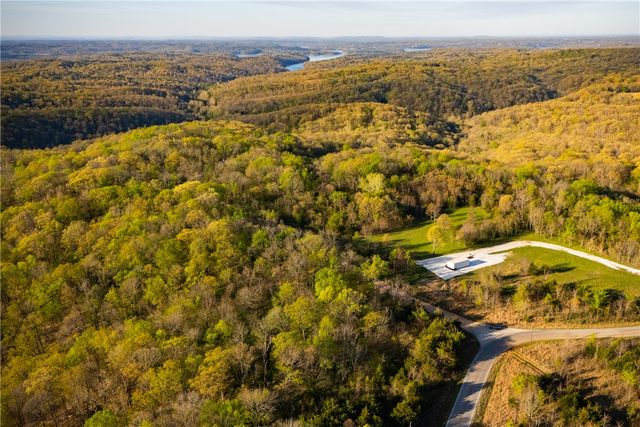 Huckleberry Circle, Rogers, AR 72732