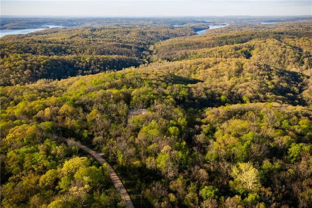 Huckleberry Circle, Rogers, AR 72732