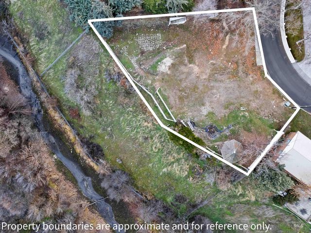 1212 Happy Dr, Boise, ID 83706