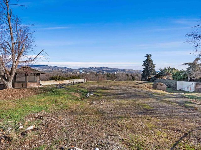 1212 Happy Dr, Boise, ID 83706