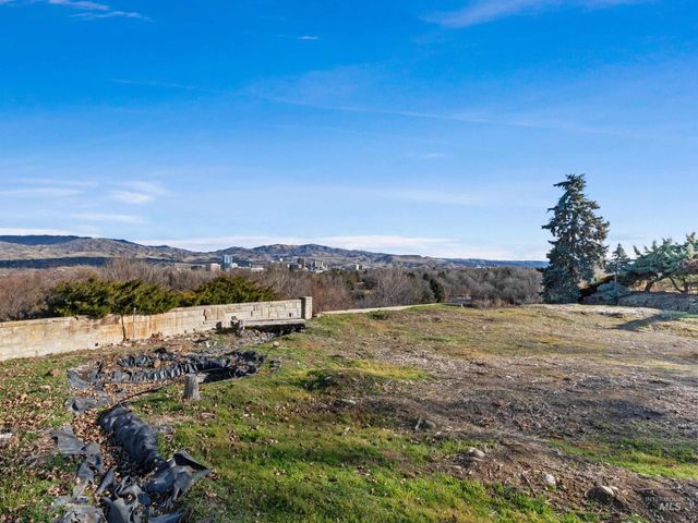 1212 Happy Dr, Boise, ID 83706