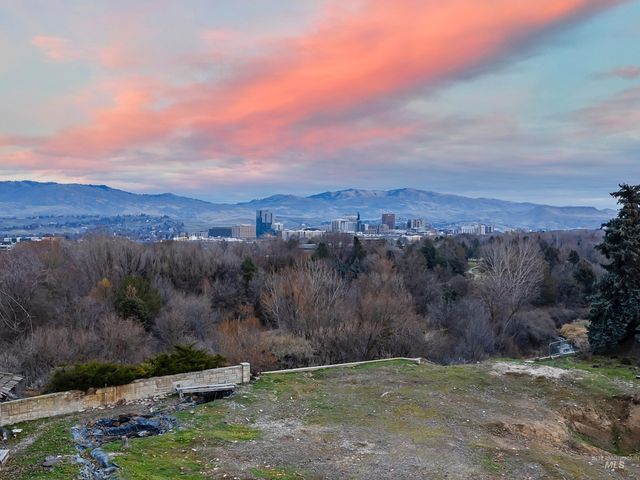 1212 Happy Dr, Boise, ID 83706