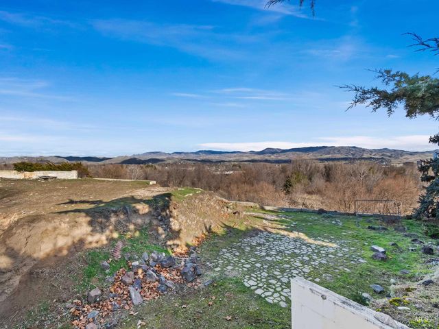 1212 Happy Dr, Boise, ID 83706