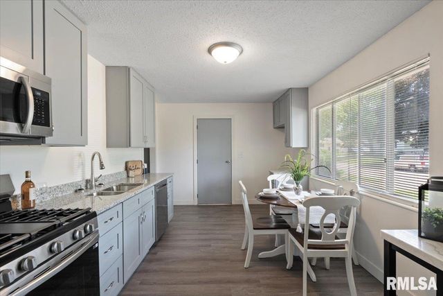 3518 W GARFIELD Street, Davenport, IA 52804