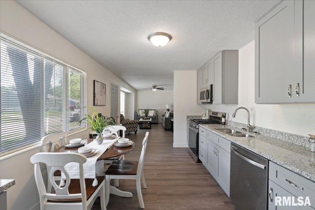 3518 W GARFIELD Street, Davenport, IA 52804