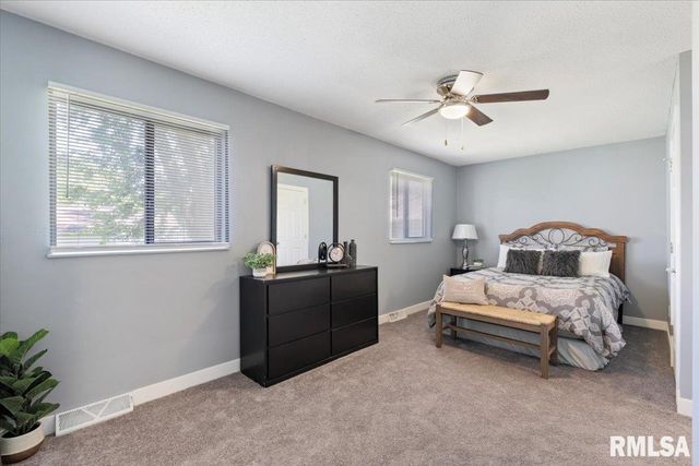 3518 W GARFIELD Street, Davenport, IA 52804