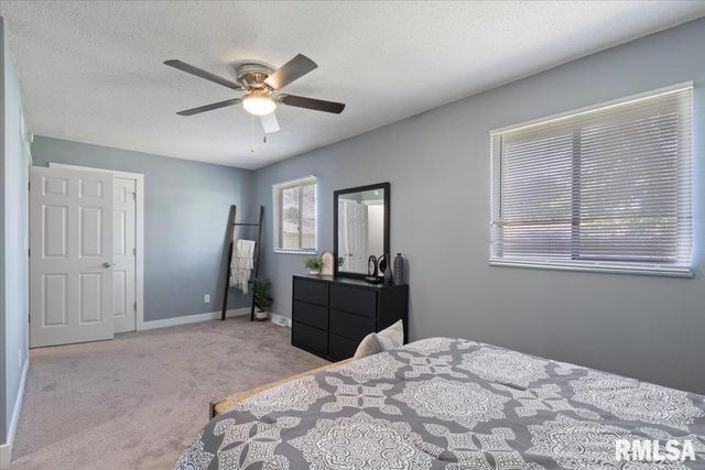 3518 W GARFIELD Street, Davenport, IA 52804