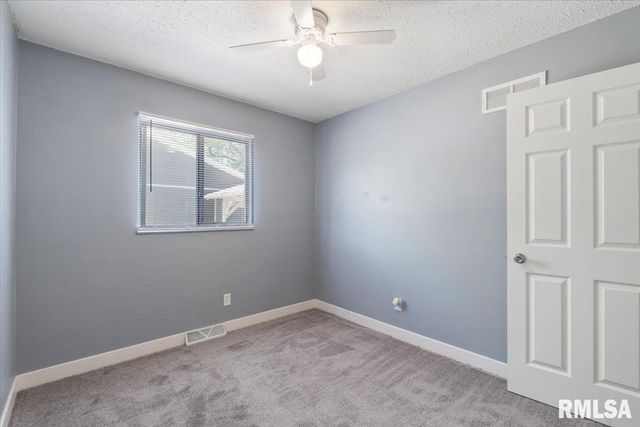 3518 W GARFIELD Street, Davenport, IA 52804