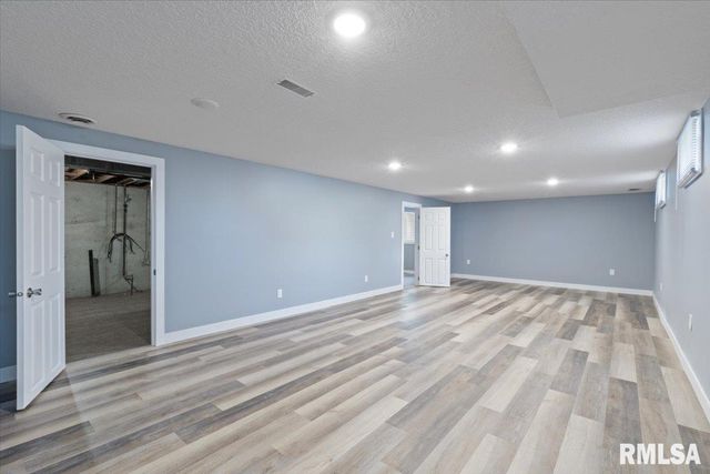 3518 W GARFIELD Street, Davenport, IA 52804