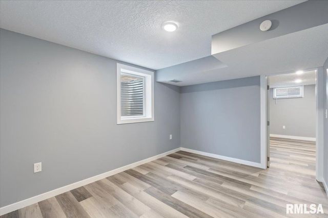 3518 W GARFIELD Street, Davenport, IA 52804