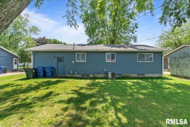 3518 W GARFIELD Street, Davenport, IA 52804