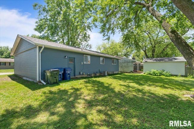 3518 W GARFIELD Street, Davenport, IA 52804