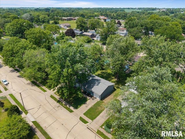 3518 W GARFIELD Street, Davenport, IA 52804