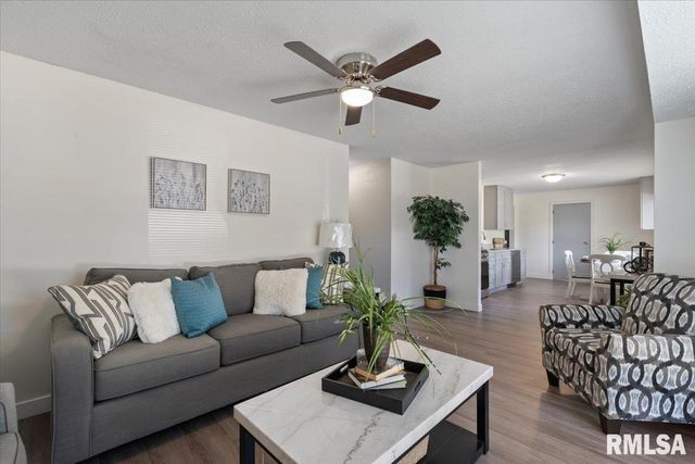 3518 W GARFIELD Street, Davenport, IA 52804