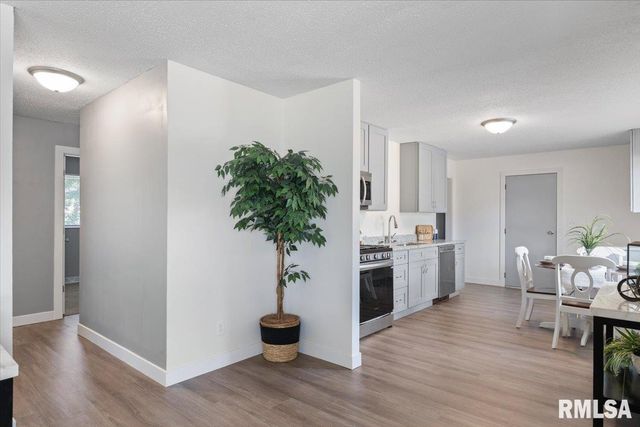 3518 W GARFIELD Street, Davenport, IA 52804