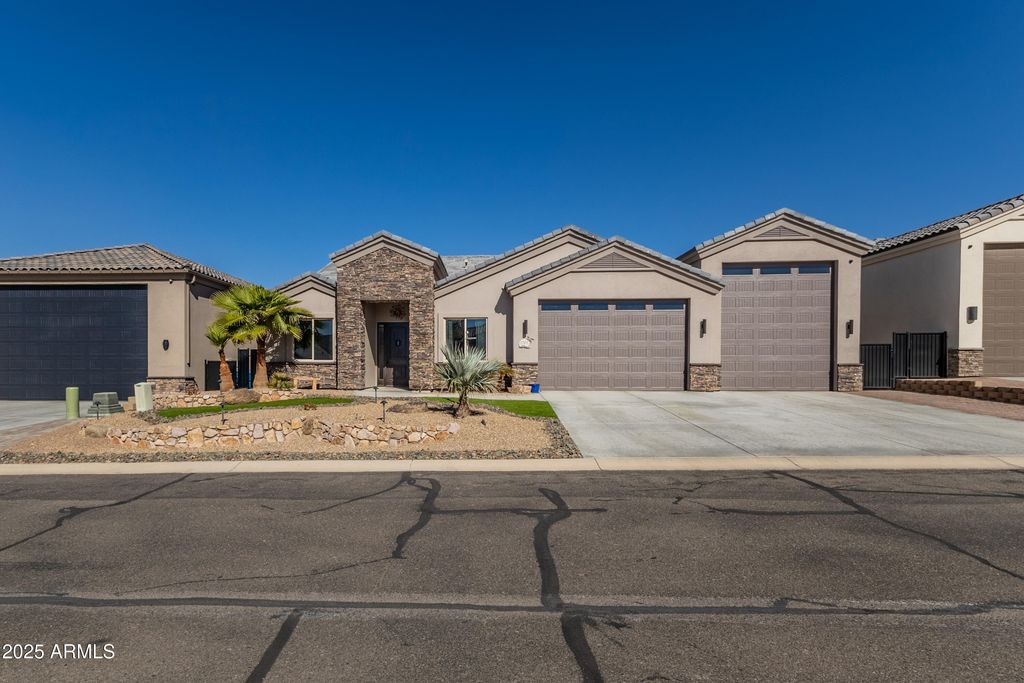 Image 3 of property listing at 1793 E SAVANNAH Bend, Lake Havasu City, AZ 86404