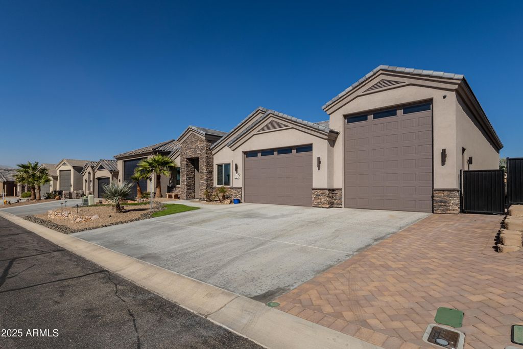 Image 5 of property listing at 1793 E SAVANNAH Bend, Lake Havasu City, AZ 86404