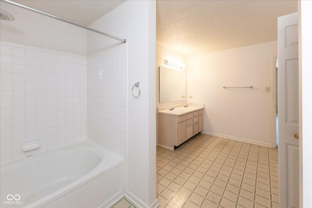 10288 Brushfield Lane, Fishers, IN 46037