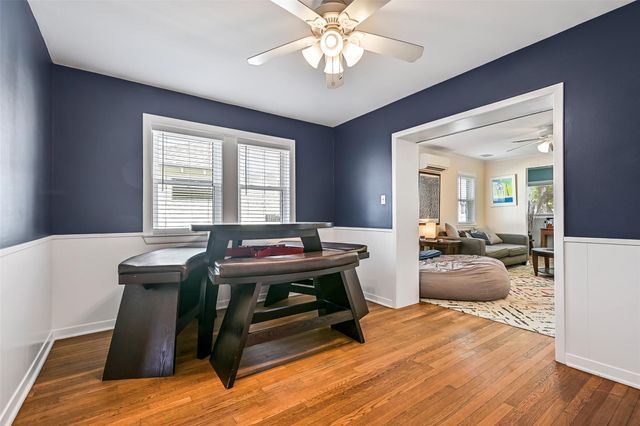 4611 Avenue S, Galveston, TX 77551