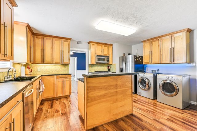 4611 Avenue S, Galveston, TX 77551