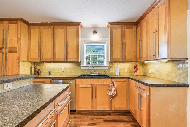 4611 Avenue S, Galveston, TX 77551